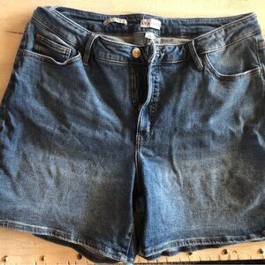 Jean Shorts size 18